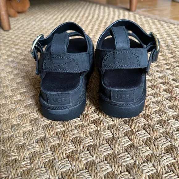 UGG Goldstar Villa Sandals Black, size 7 - Picture 5 of 10